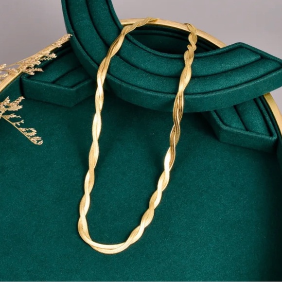 18K Gold Plated Twist Flat Necklace - Picture 3 of 5